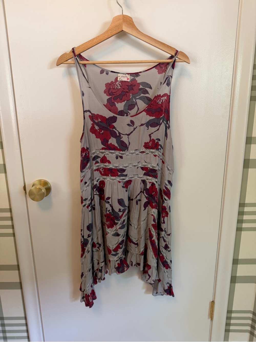 Free People Sleeveless Floral Lace Tank in Gray and Red